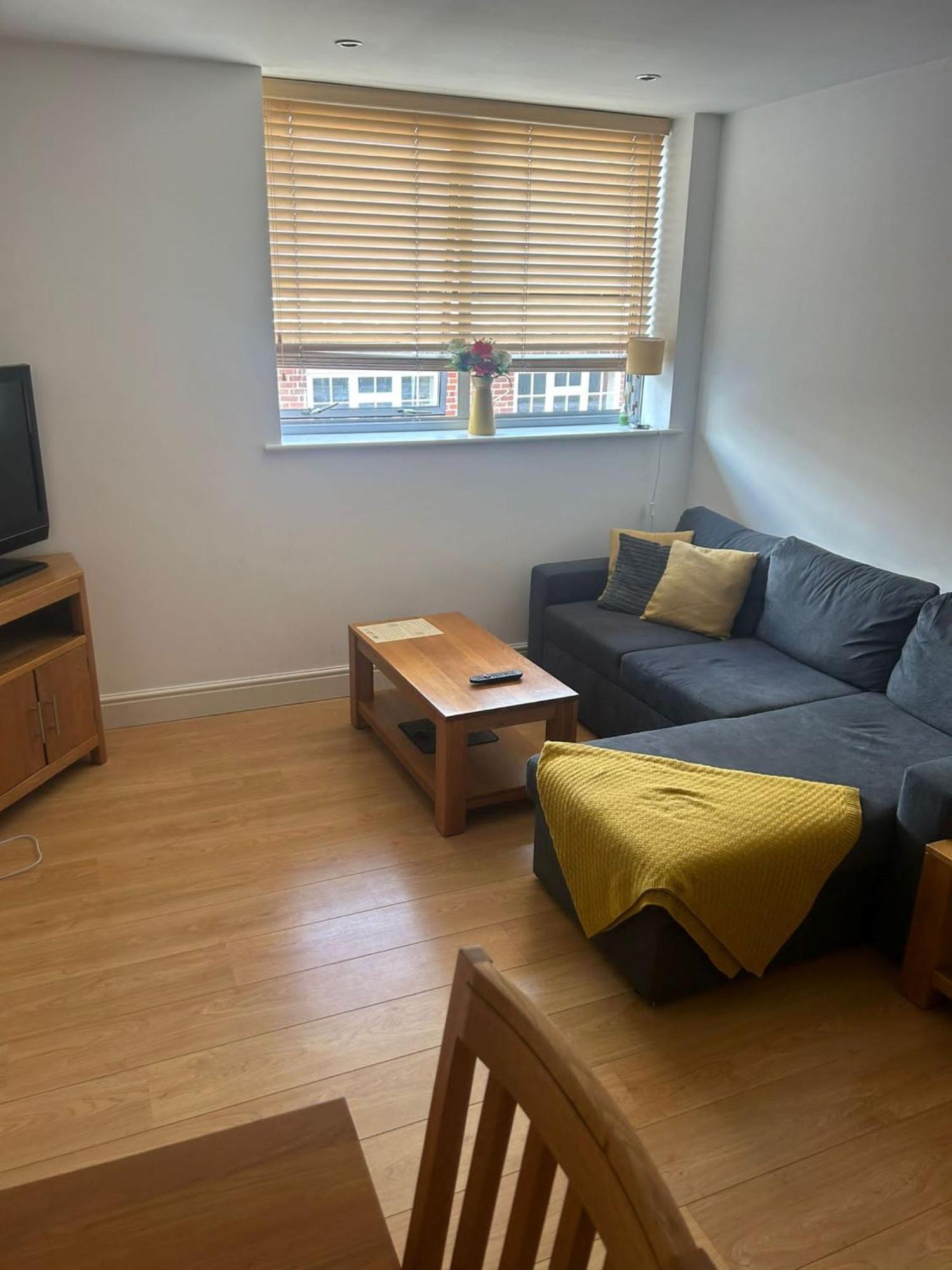 The Old Library - Modern Apartment With Rooftop Terrace Near The Train Station Newbury  Extérieur photo